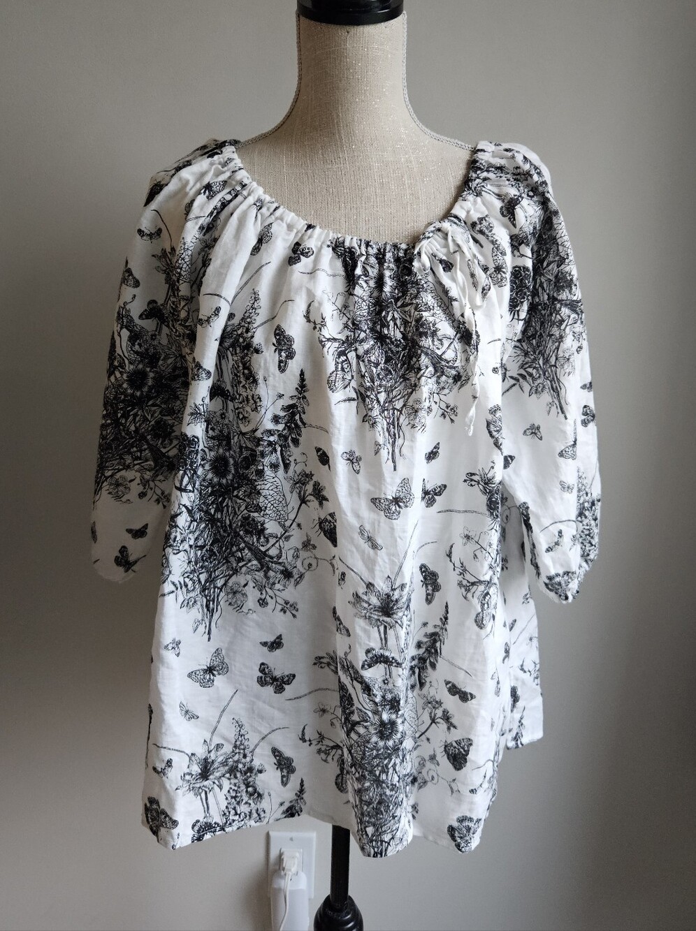 Linen/cotton Blend Womens White and Black Floral Peasant Top
